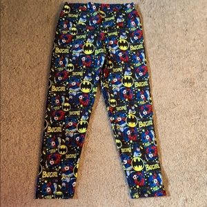 Batgirl cropped leggings full scrunch butt